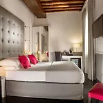 Condotti Boutique מלון 4*