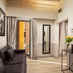 Condotti Boutique 4*