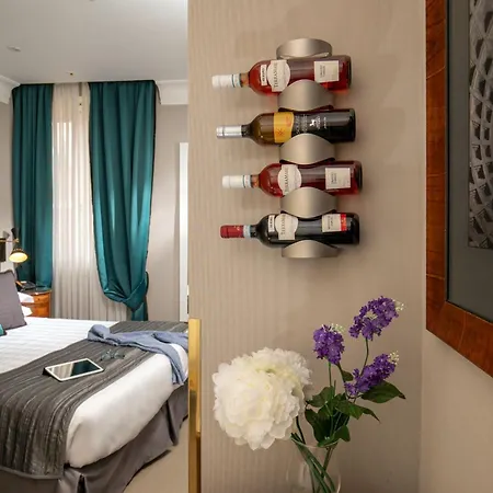 Condotti Boutique 4*