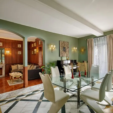 Otel Condotti Boutique 4*