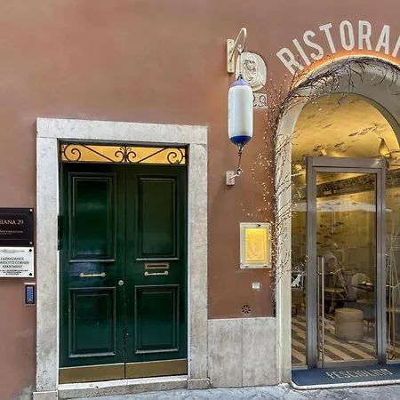 Condotti Boutique Hotell 4*