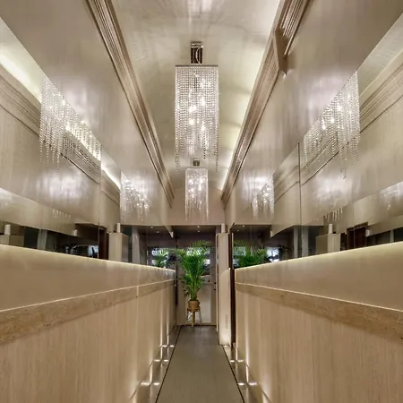 Condotti Boutique 4*