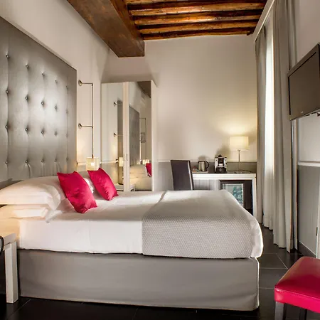 Condotti Boutique Отель 4*