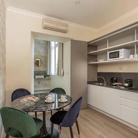Condotti Boutique Отель Рим