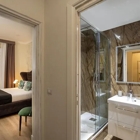 Condotti Boutique Hotel 4*