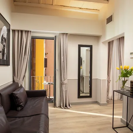 Condotti Boutique 4*